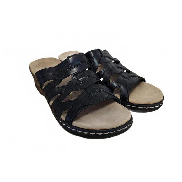 Clarks Comfort Stylish Strappy Sandals - Picture 1 of 10